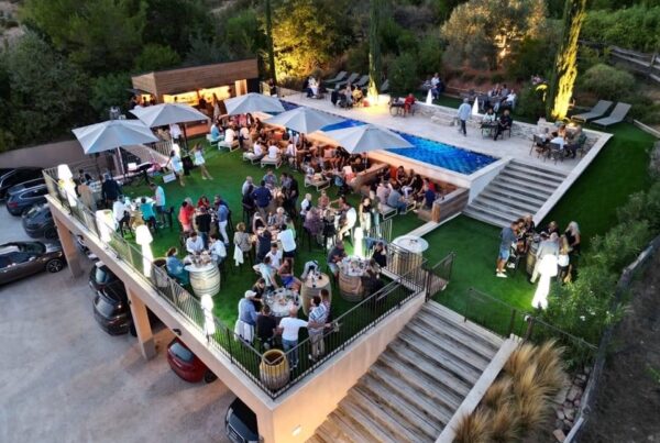 Soirée domaine de vin. Afterworks Château Henri Bonnaud 2023. Rooftop à Aix-en-Provence.