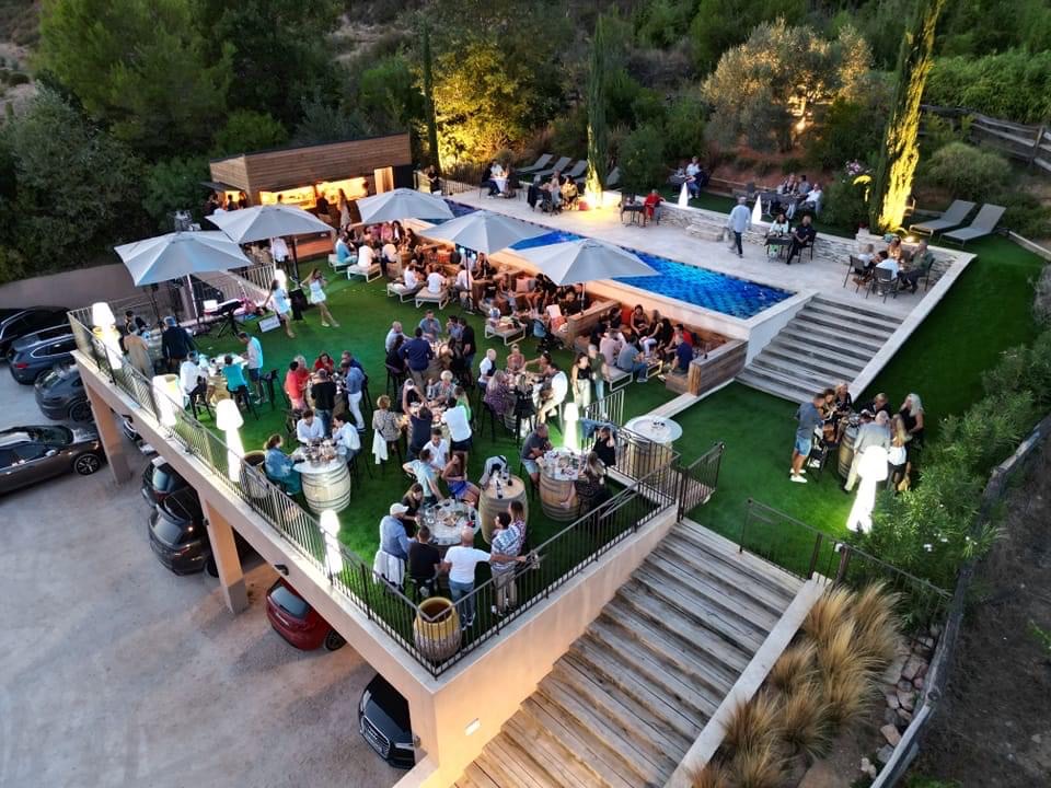 Soirée domaine de vin. Afterworks Château Henri Bonnaud 2023. Rooftop à Aix-en-Provence.